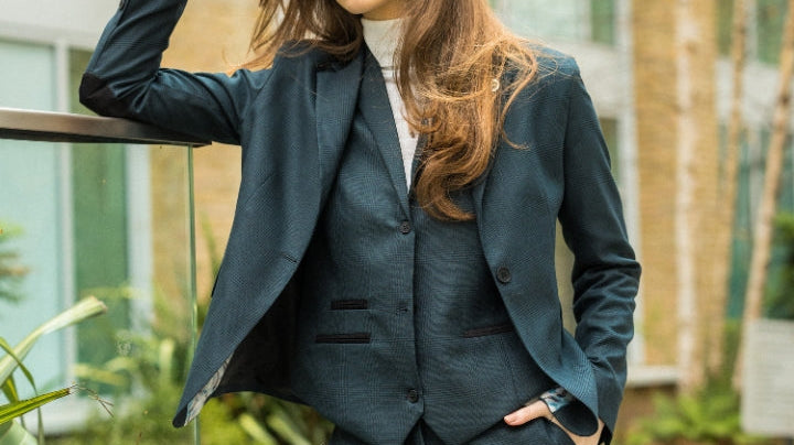 Power, Elegance & Professionalism: Our Guide to Women’s Formalwear
