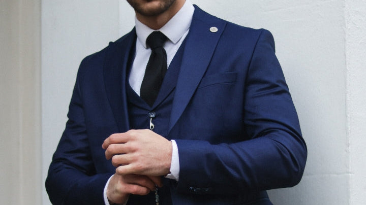 how to style blue 3 piece suit