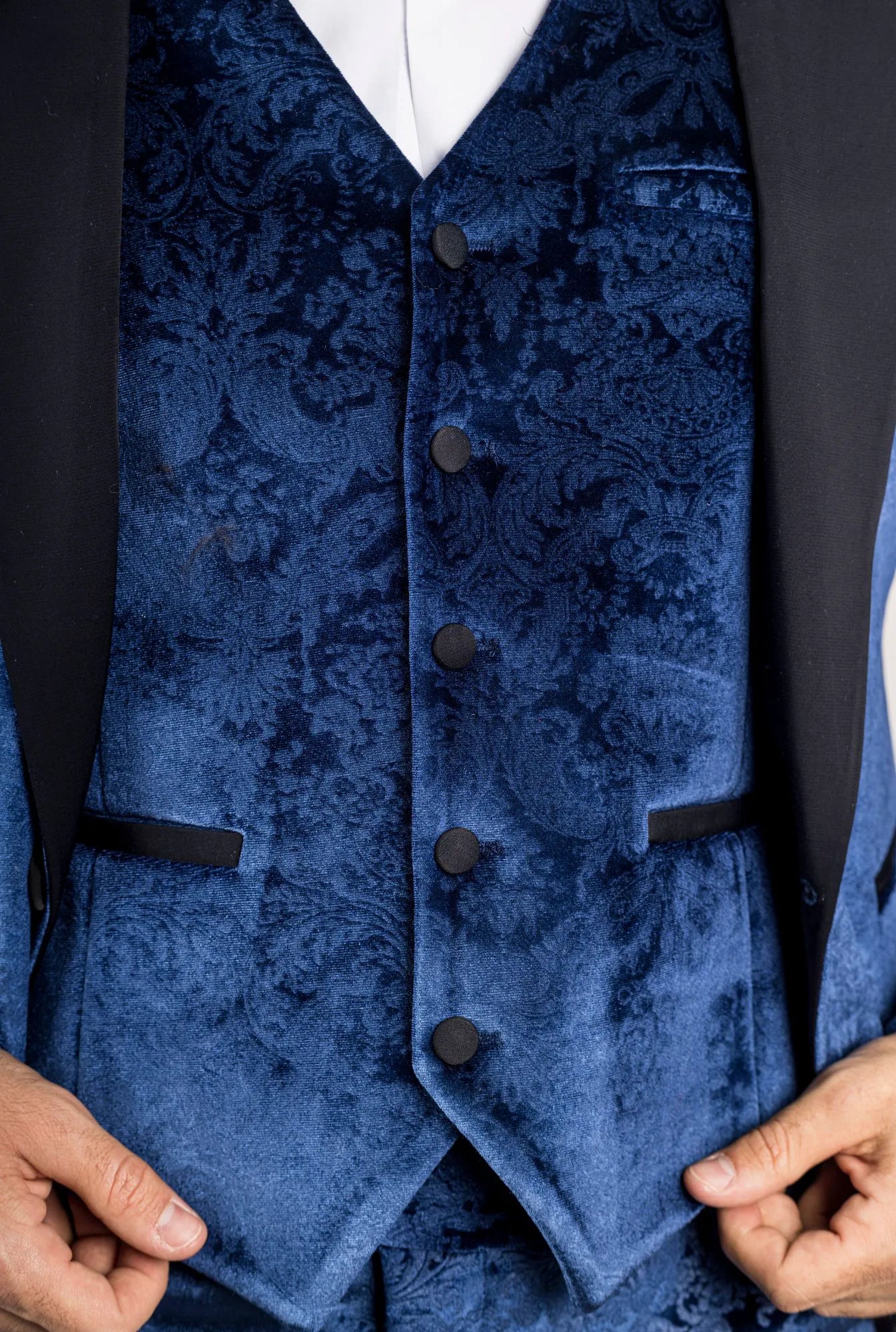 34" Jacket 28" Trousers, 36" Jacket 30" Trousers, 38" Jacket 32" Trousers, 40" Jacket 34" Trousers, 42" Jacket 36" Trousers, 44" Jacket 38" Trousers, 46" Jacket 40" Trousers, 48" Jacket 42" Trousers, 50" Jacket 40" Trousers, 50" Jacket 42" Trousers, 50" Jacket 44" Trousers, 52" Jacket 42" Trousers, 52" Jacket 44" Trousers, 52" Jacket 46" Trousers, 54" Jacket 44" Trousers, 54" Jacket 46" Trousers