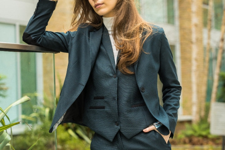 Power, Elegance & Professionalism: Our Guide to Women’s Formalwear