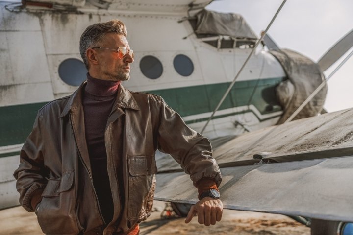 The Timeless Appeal of The Men's Leather Aviator Jacket