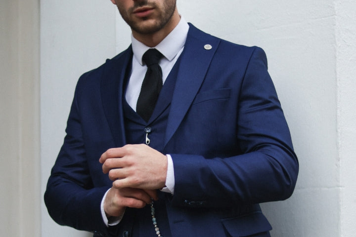 how to style blue 3 piece suit