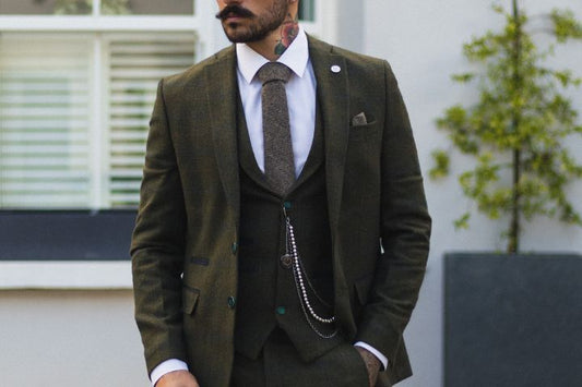 Dressing Up for The Occasion With A Tweed Suit