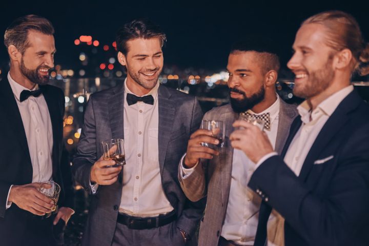 What Colour Suit to Wear to a Wedding