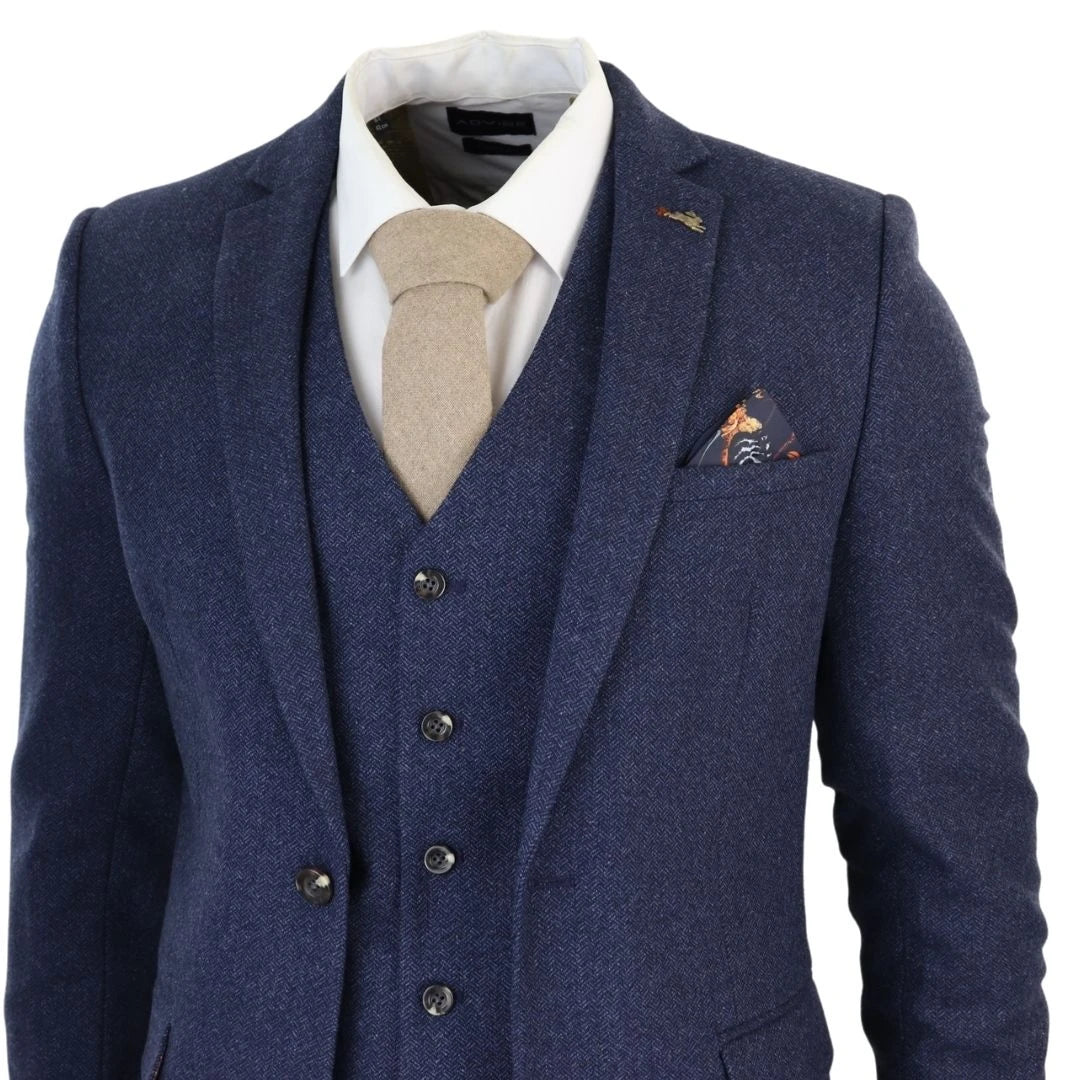 Traje de 3 piezas azul marino de lana tweed en espiga ideal para negocios para hombre