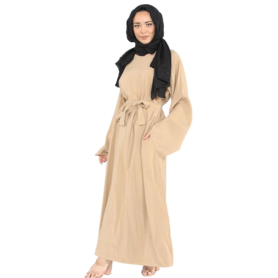 Abaya lisa con cinturón ideal para el verano en estilo Jilbab inspirado en la modestia de Dubai y Arabia Saudita para mujer