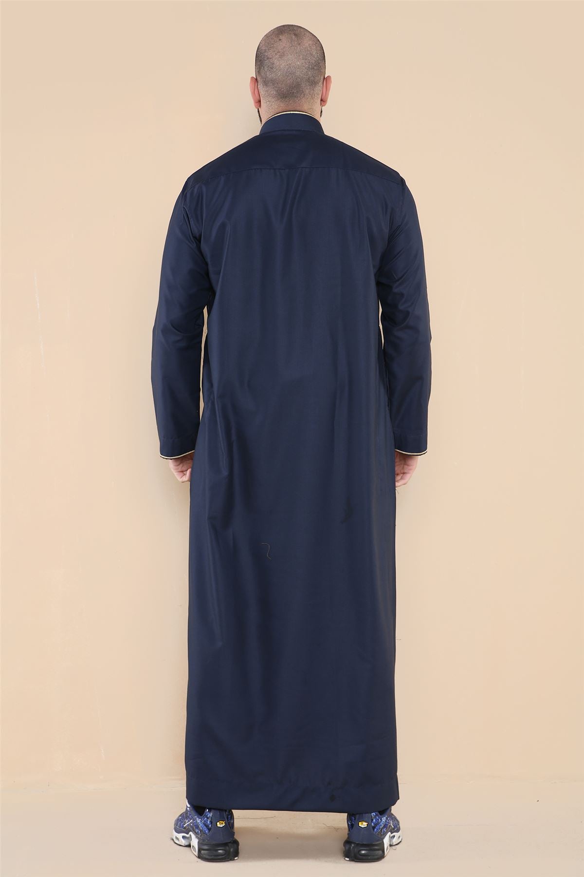 Vestimenta musulmana y arabe Jubba de algodon con bordado y cuello nehru para hombre