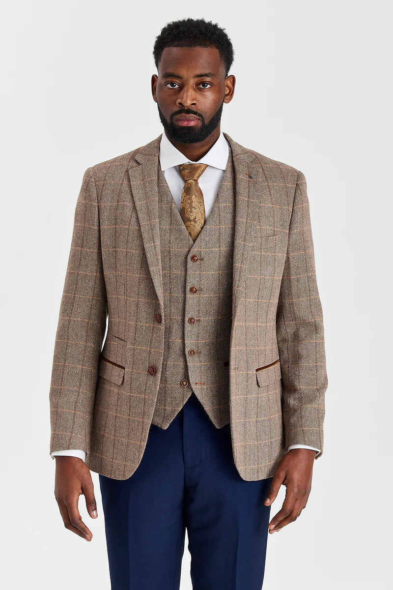 Harris Brown Tweed, cut for a race day