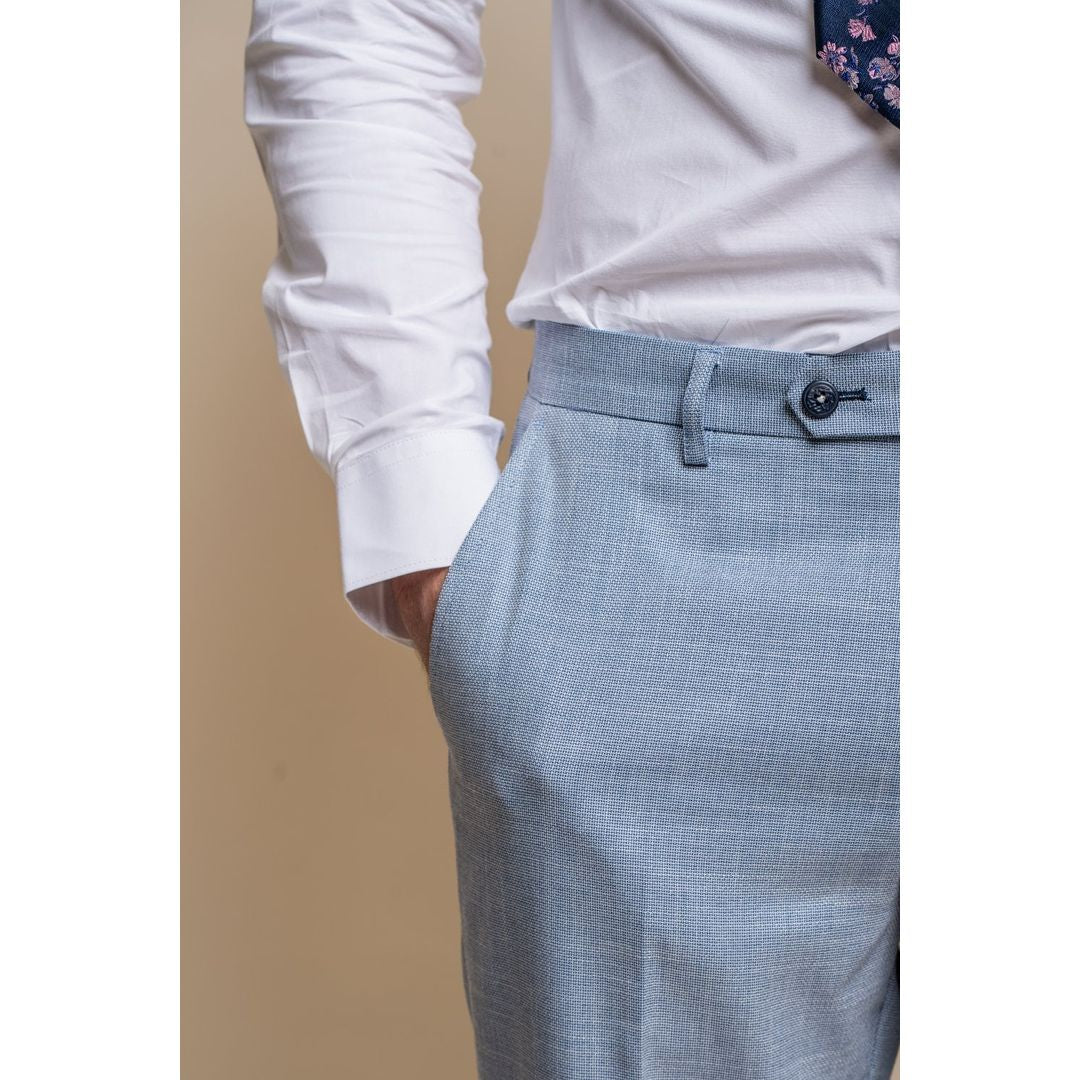 Pantalon pour homme lin estival bleu clair coupe ajustée style classique mariages soirées