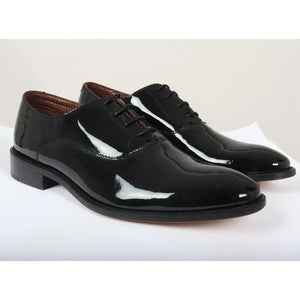 Buty Derby sznurowane męskie czarne z lakierowanej skóry - London Brogues - 2