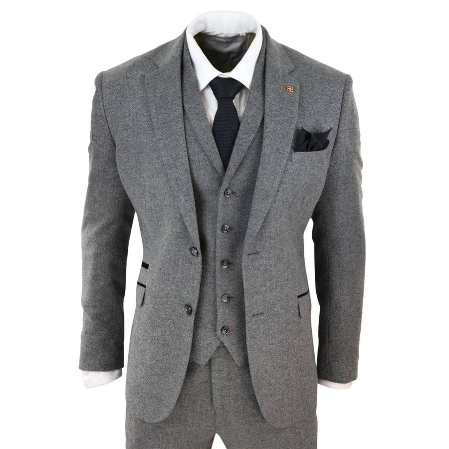 Herrenanzug 3 Teilig Dunkelgrau Wollenanteil Tweed Fischgräte Design 1920s Stil - House of Cavani - 1